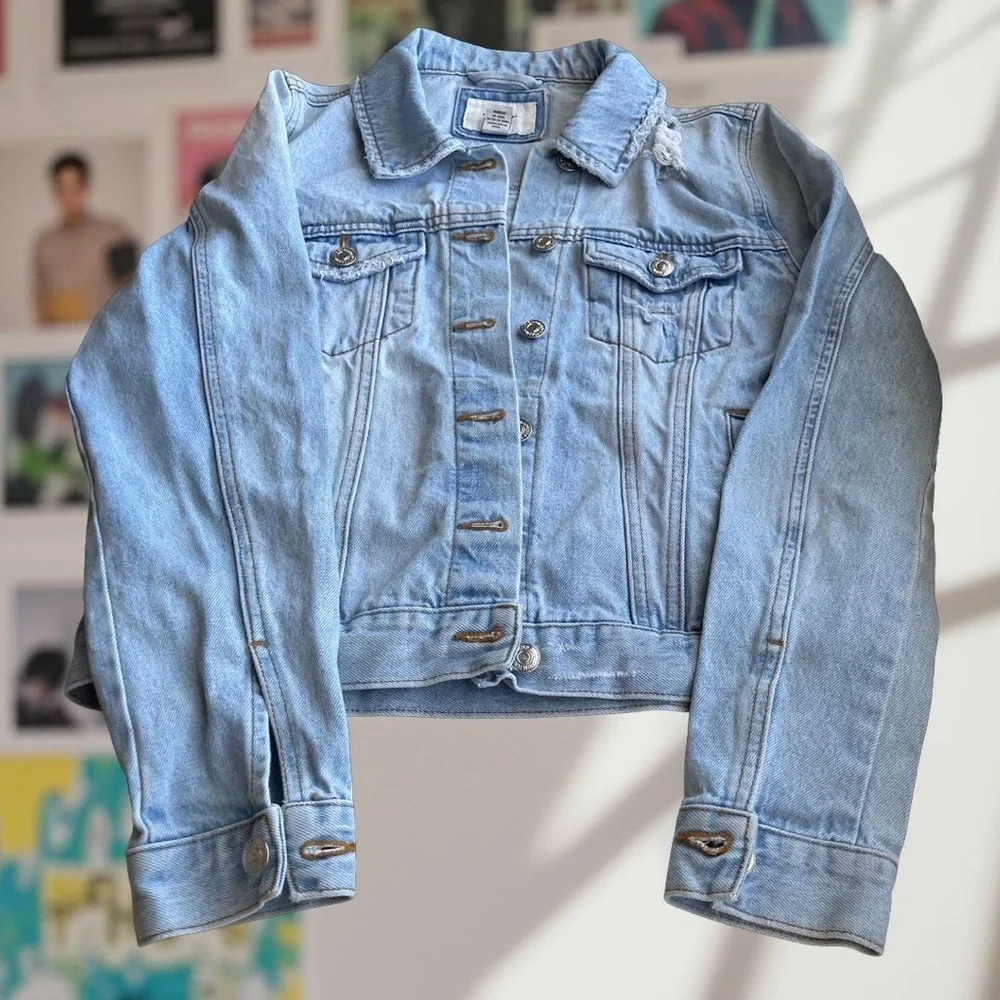 Forever 21 Y2K Jacket | Light Wash Size S Distressed grunge style